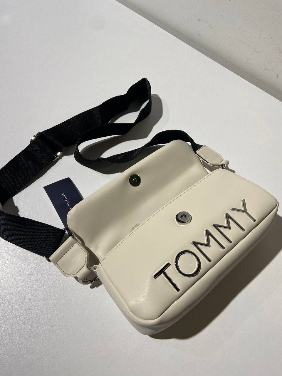 Tommy Hilfiger bag