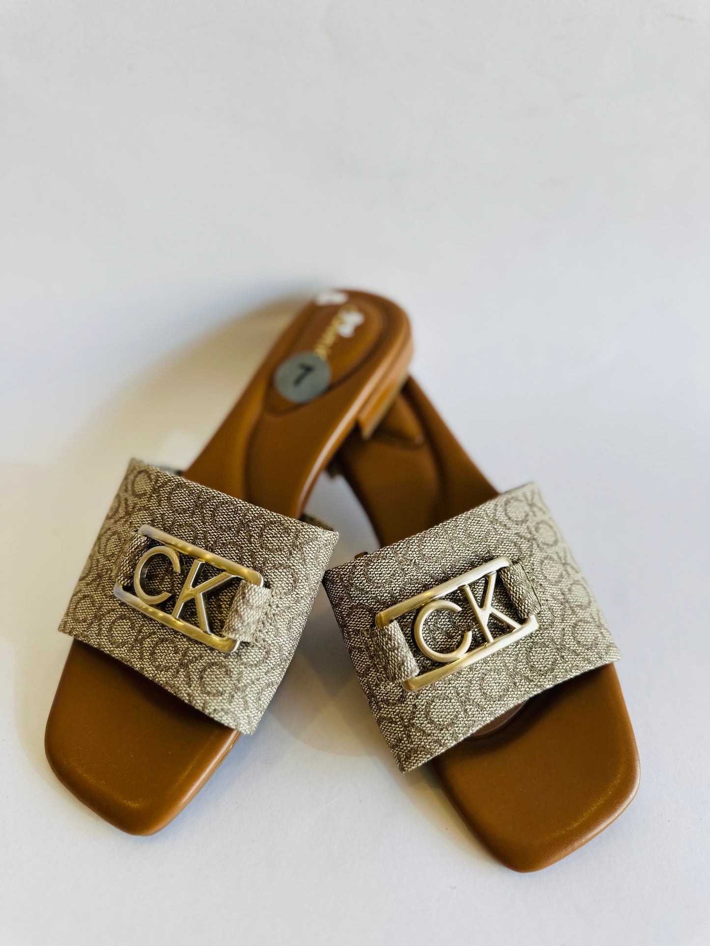 Calvin Klein sandal size 37.5