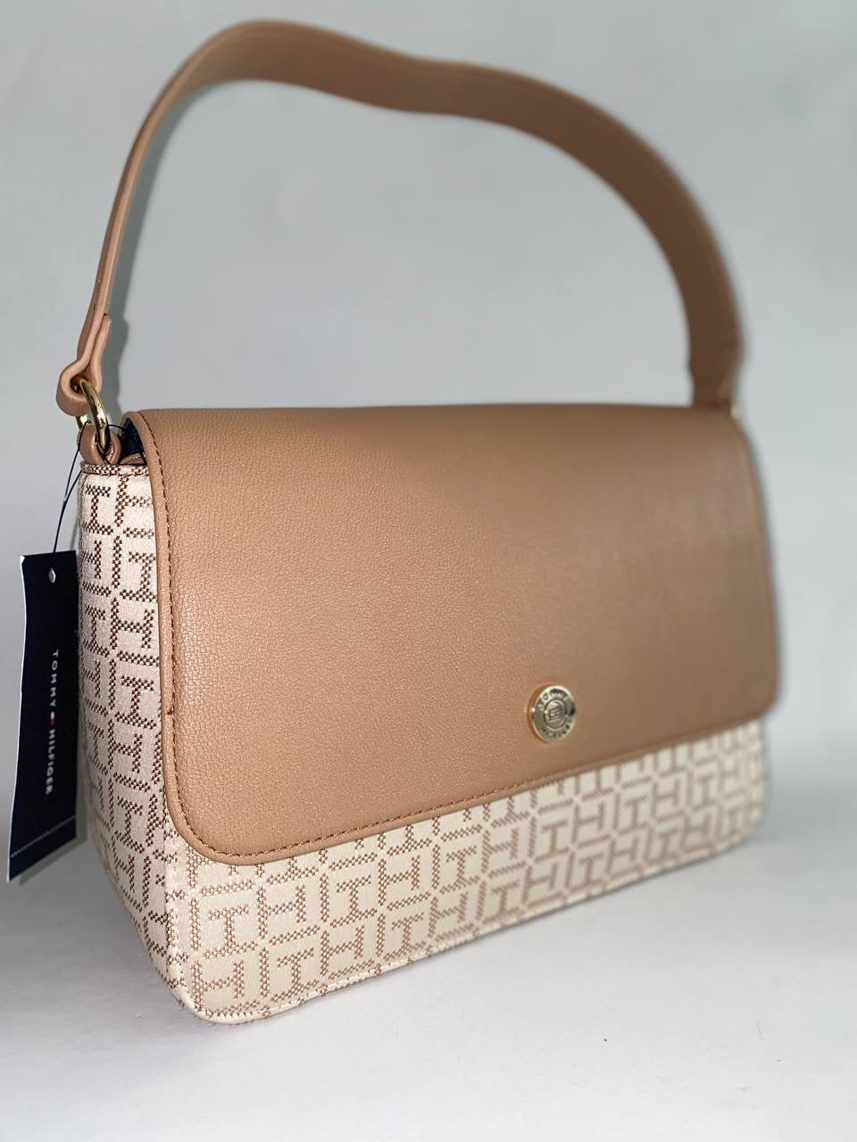 Tommy Hilfiger bag