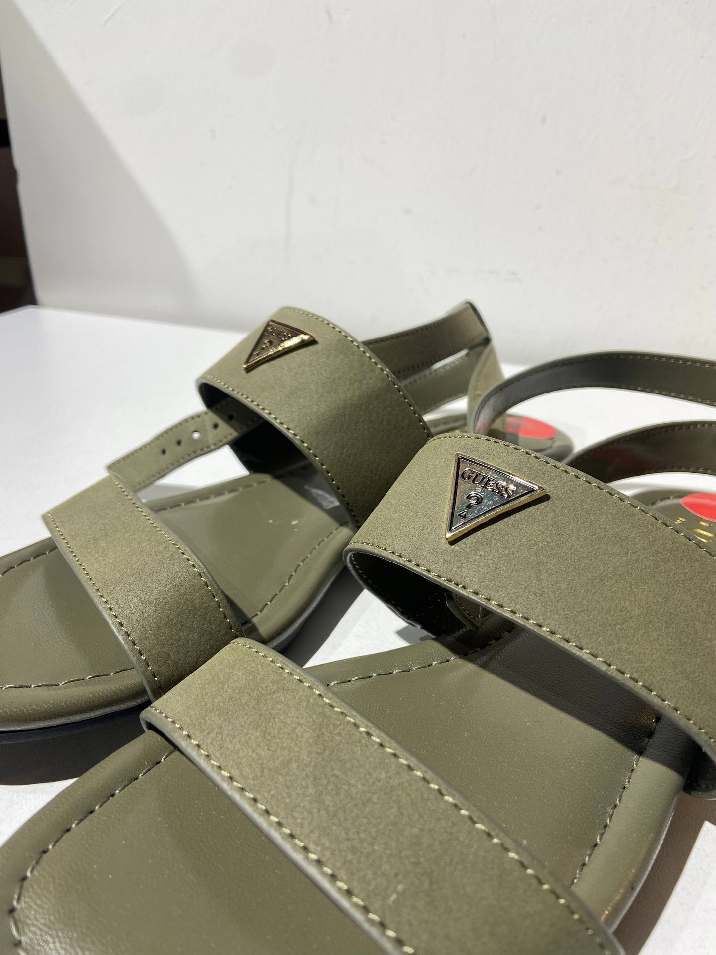 Guess sandal