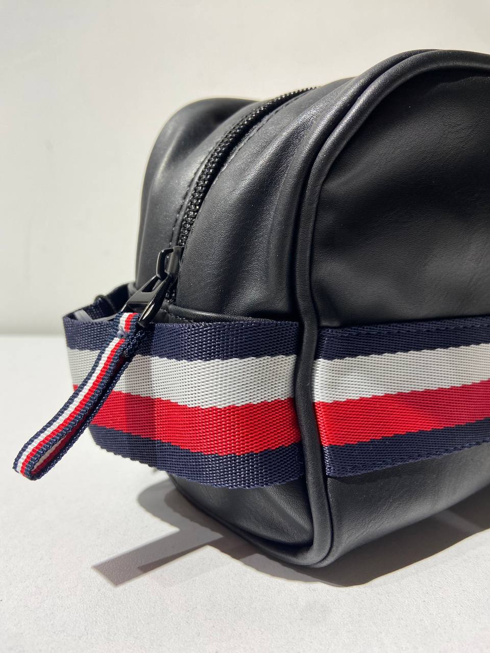 Tommy Hilfiger hand bag