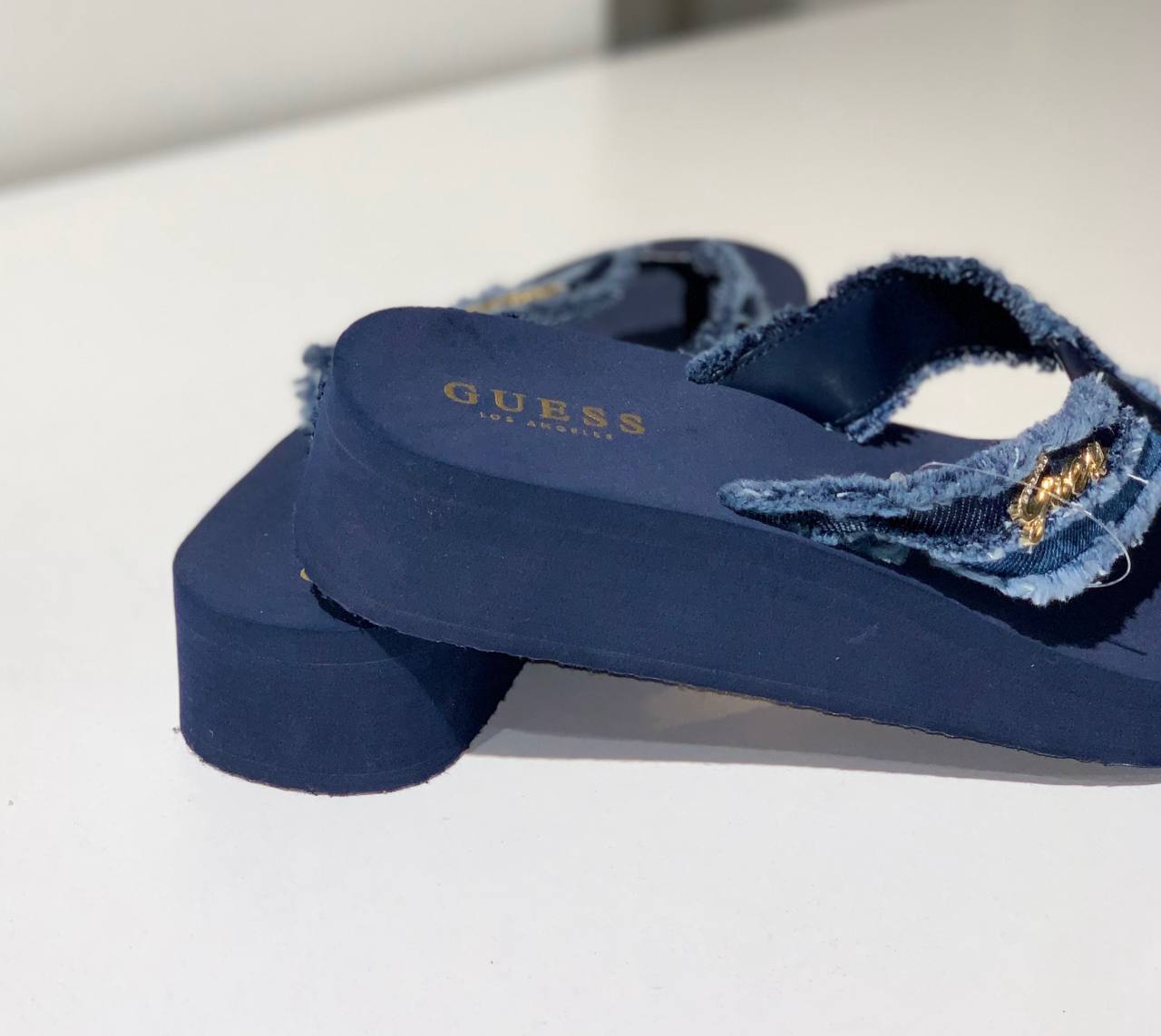Guess sandal