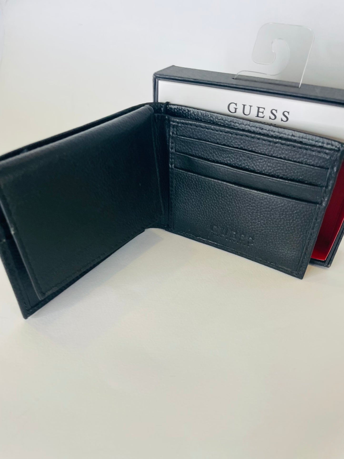 Guess men’s wallet