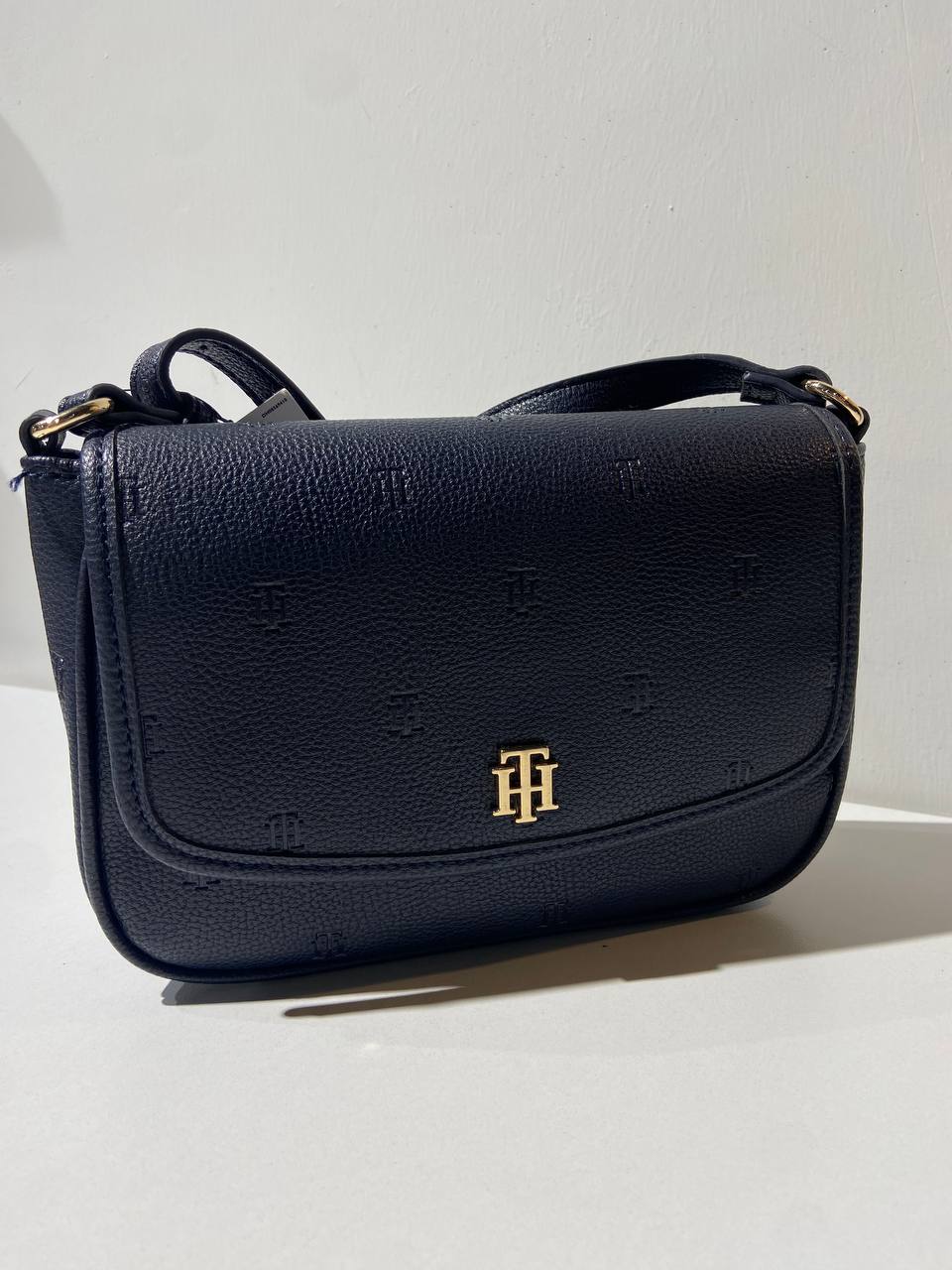 Tommy Hilfiger bag
