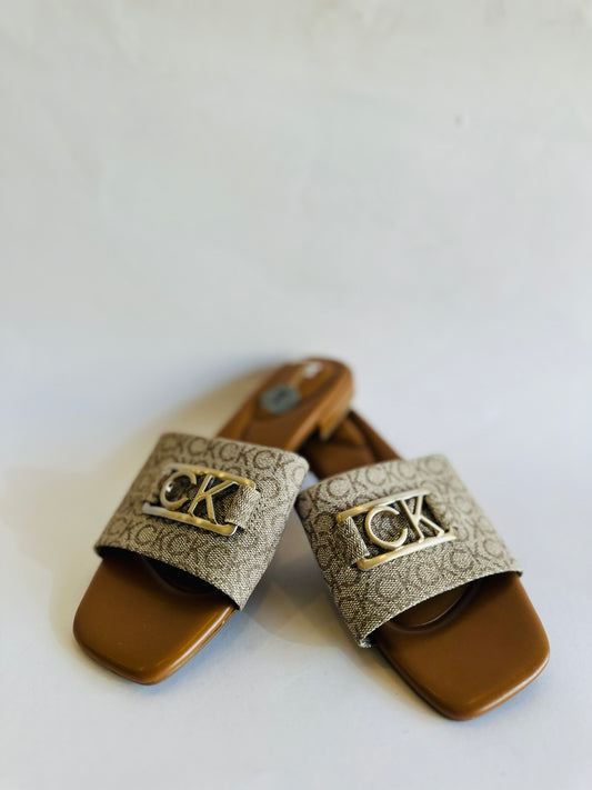 Calvin Klein sandal size 37.5
