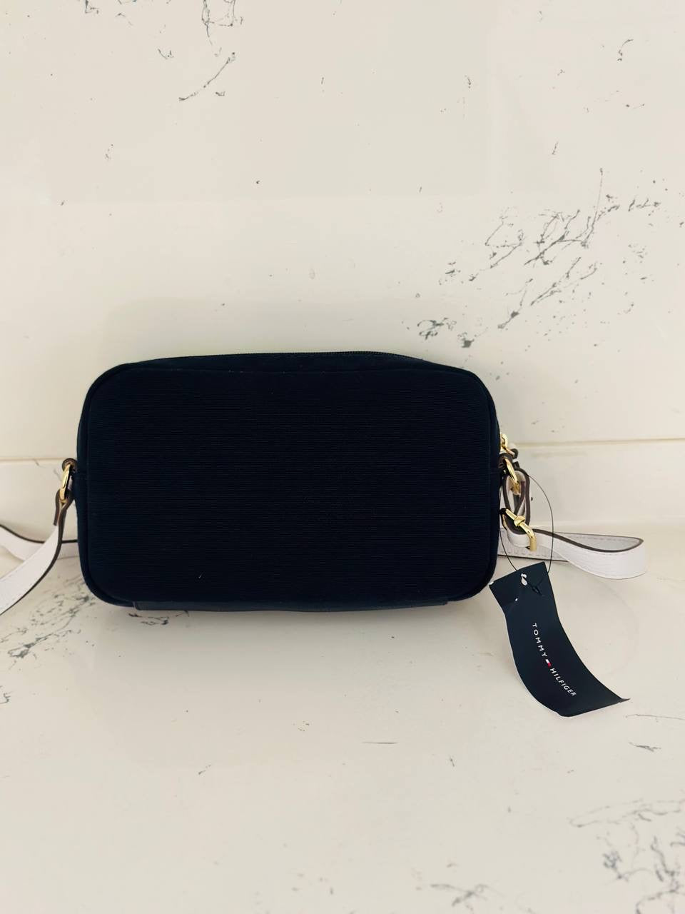 tommy hilfiger cross  bag