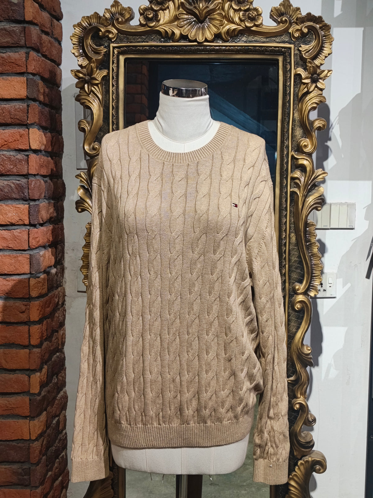Tommy Hilfiger sweater size X-Large