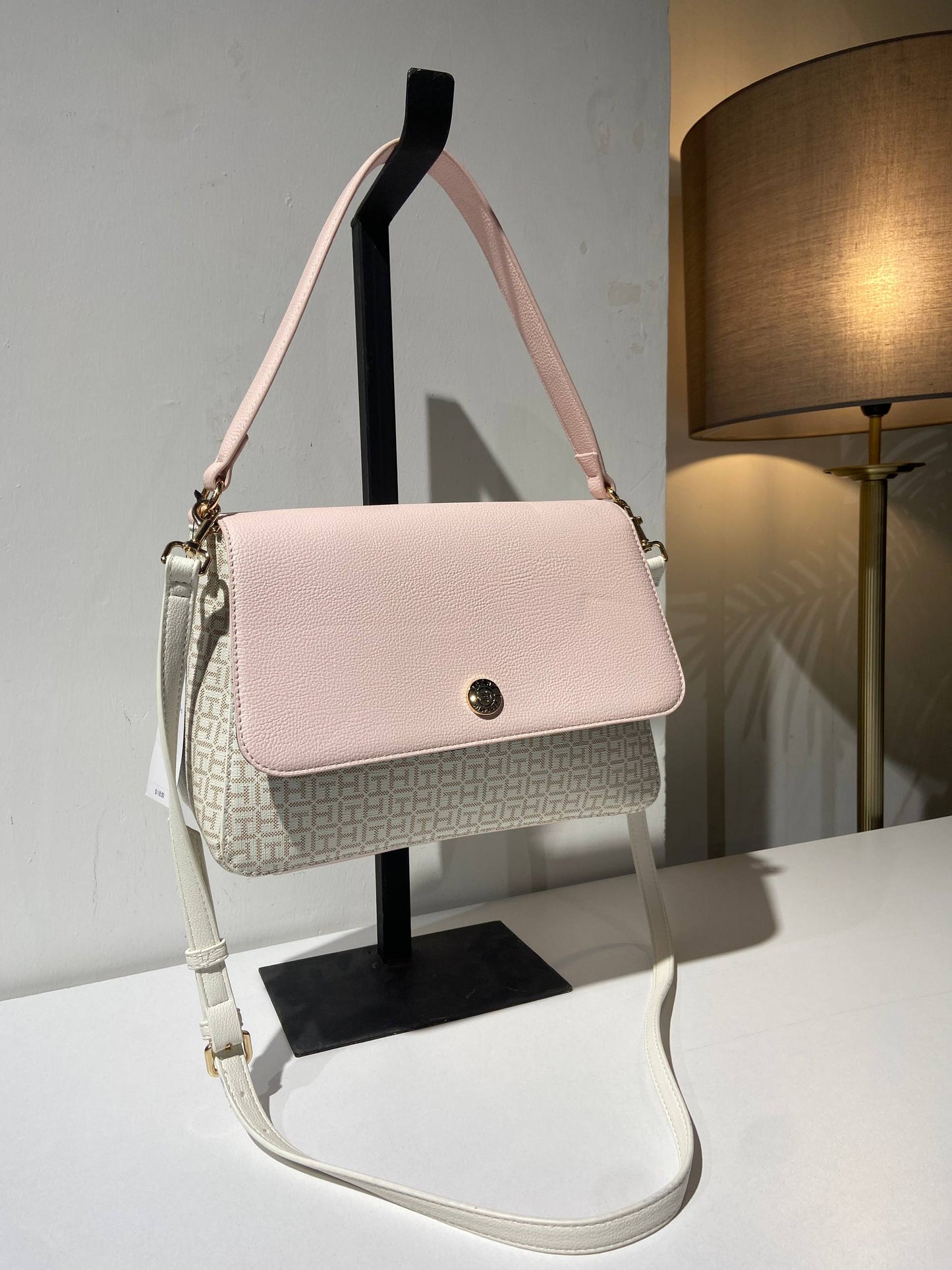 Tommy Hilfiger bag