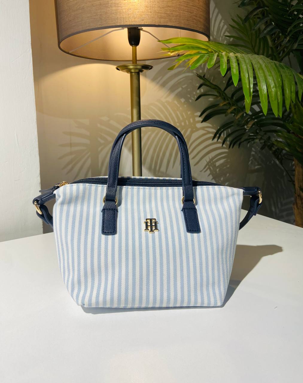 Tommy Hilfiger bag
