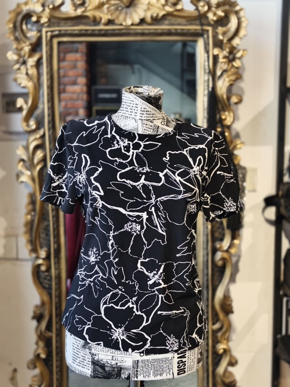 Calvin Klein top size medium