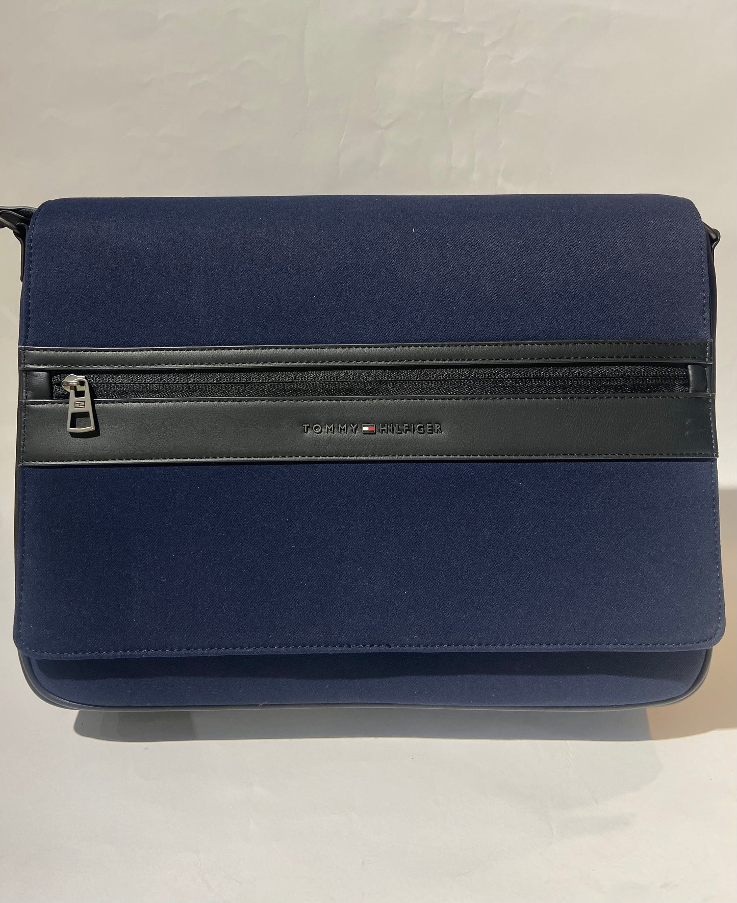 Tommy hilfiger laptop bag