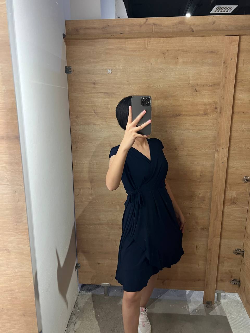 Jessica Howard  dress