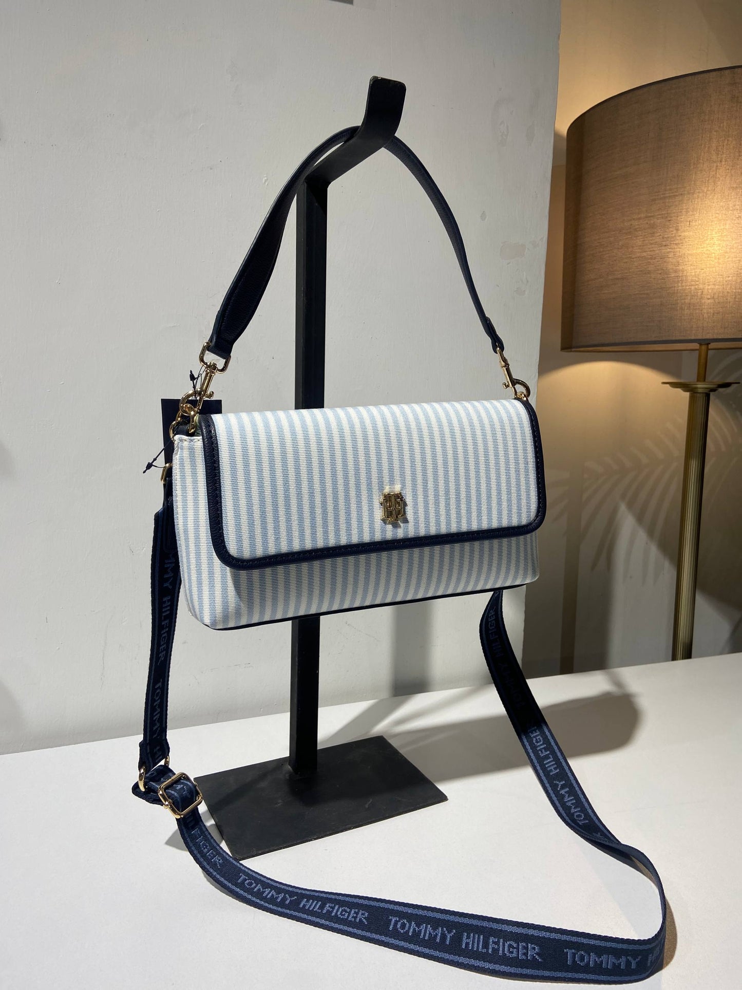 Tommy Hilfiger bag