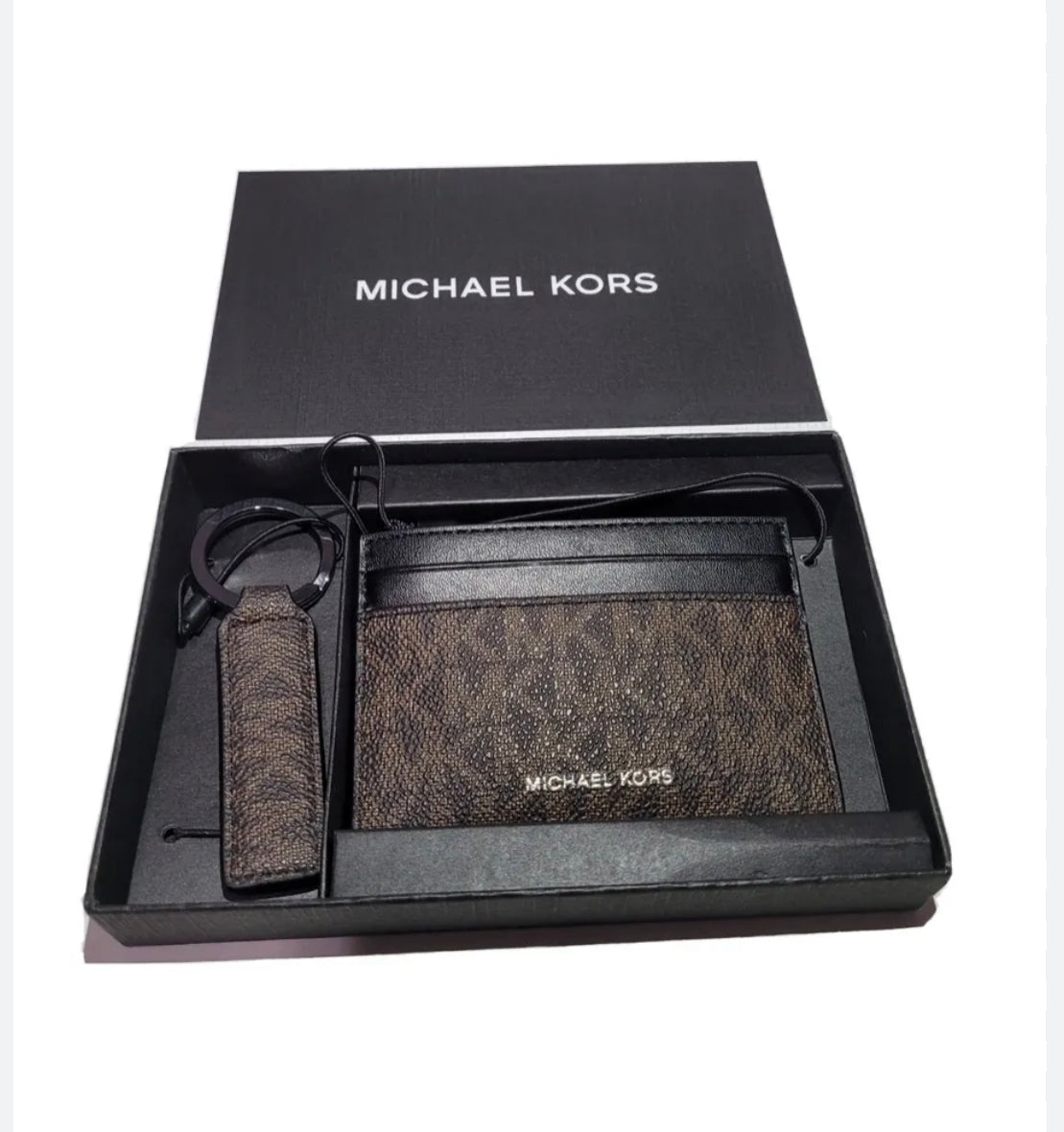 Michael kors  card holder & keychain set