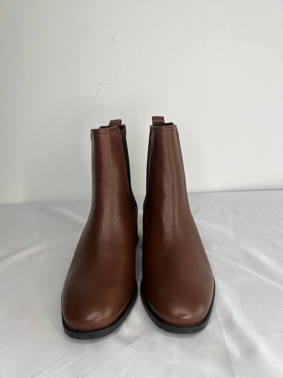 Kenneth Cole reaction boots size 37