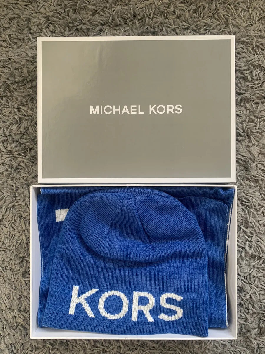 Michael kors scarf and hat set